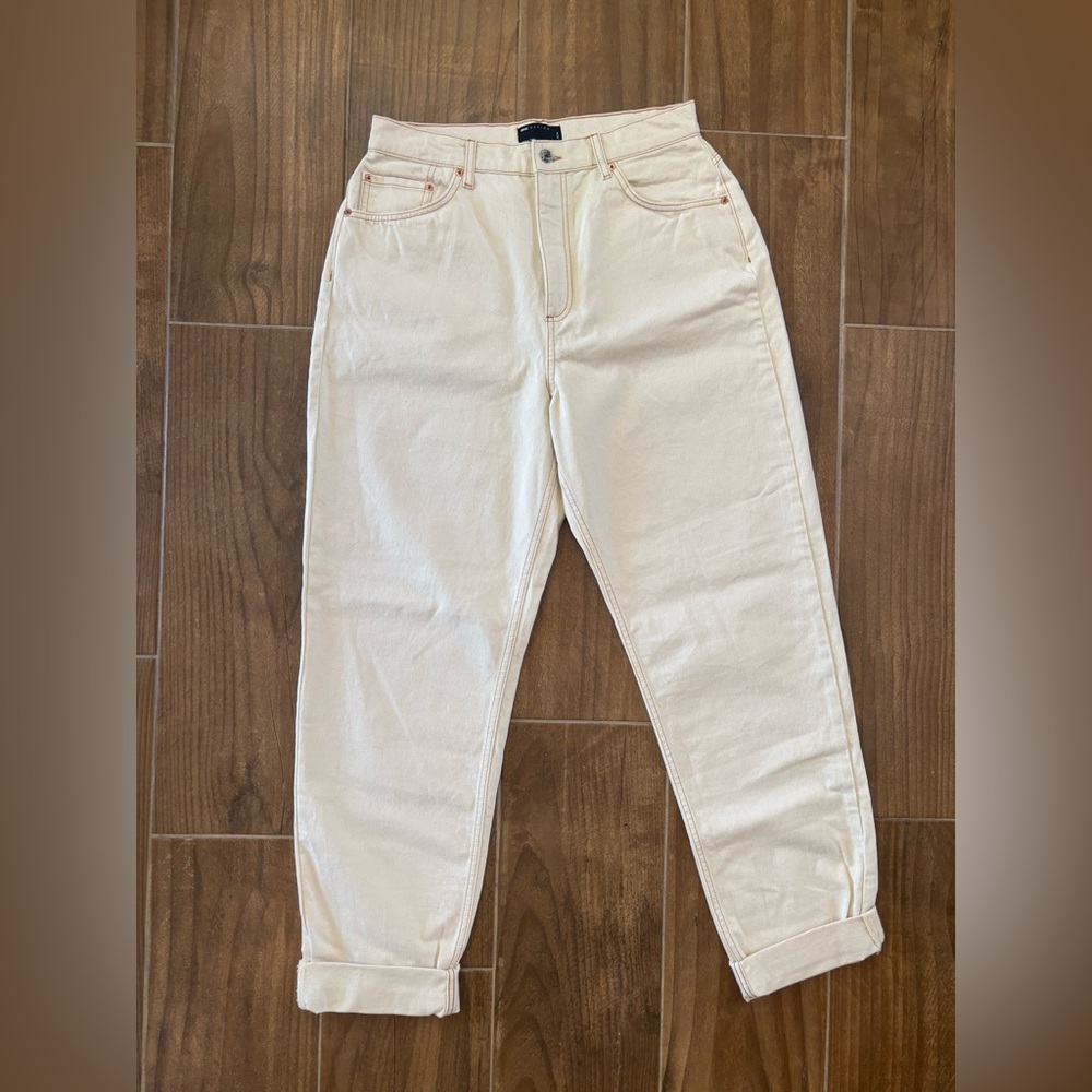 ASOS DESIGN High Waisted Mom Jeans Ecru White Tapered Leg 32/34 - Picture 2 of 9